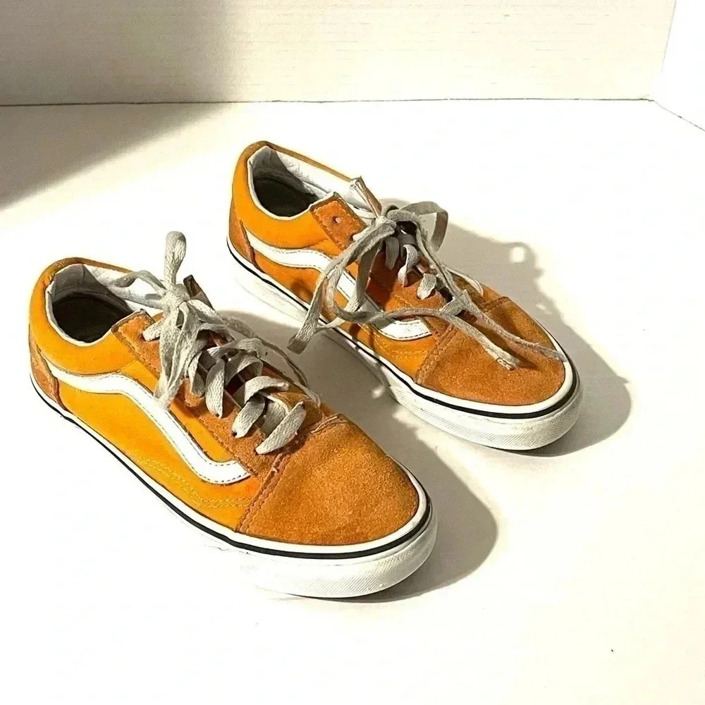 Vans Old Skool Sneaker boy 4 / women 5.5 Tennis Shoe Low-Top Orange Suede Canvas